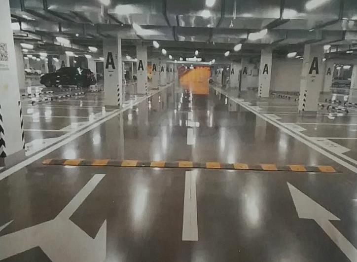 地下停車(chē)場(chǎng)密封固化劑地坪施工工藝